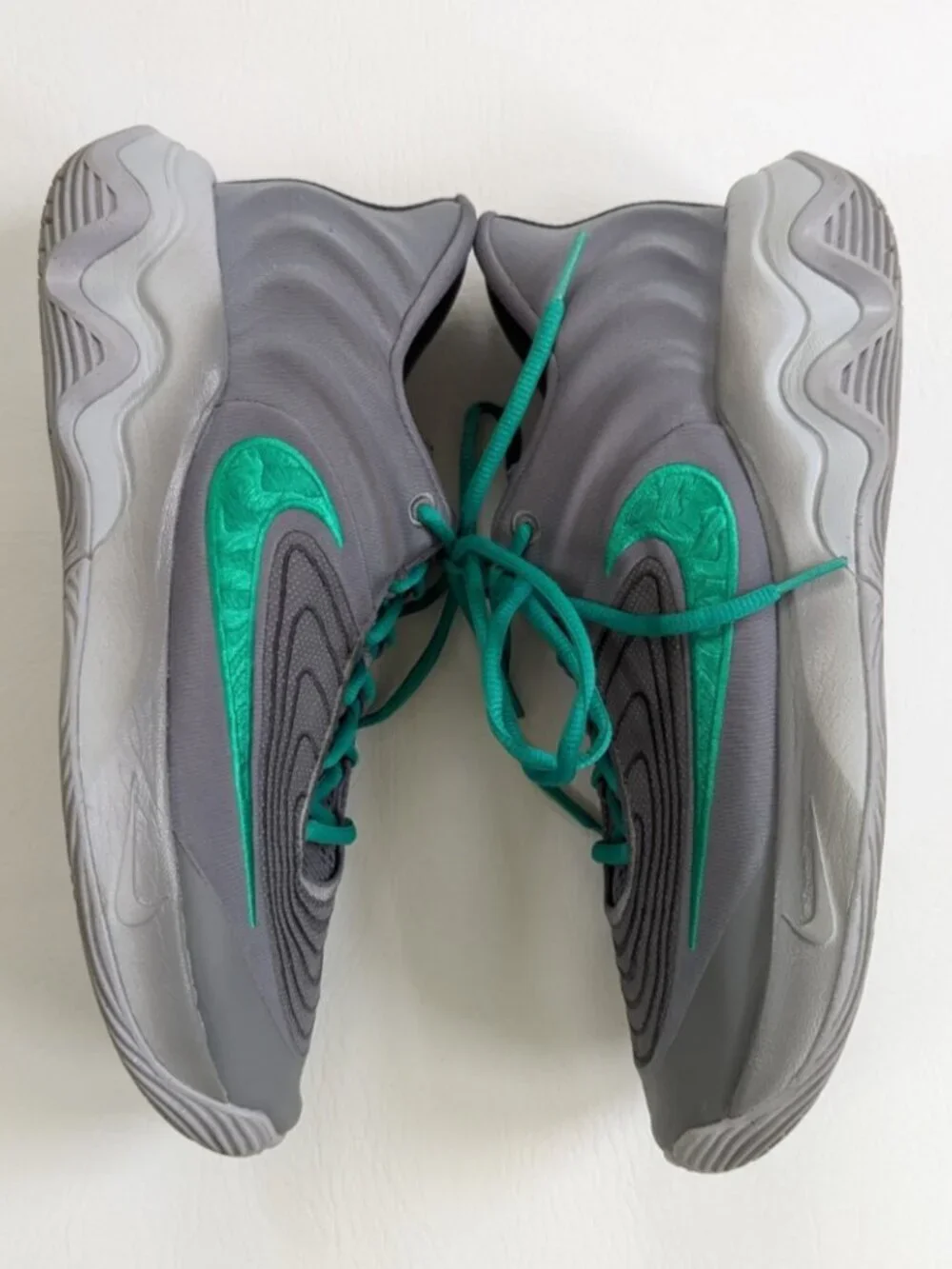 Nike Giannis Immortality 4 Size 9.5 Basketball Shoes Grey Green